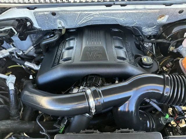Used 2015 White Ford Limited image 28