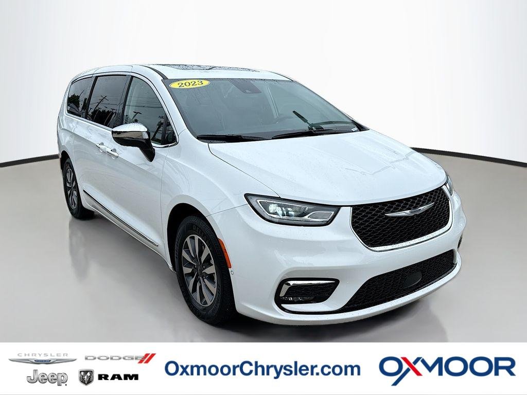 2023 Chrysler Pacifica Hybrid Limited Hybrid's photo