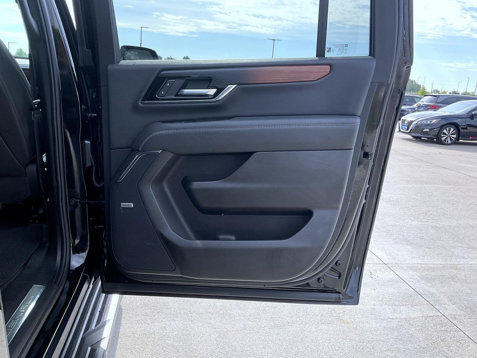 Used 2025 Black GMC Denali image 17