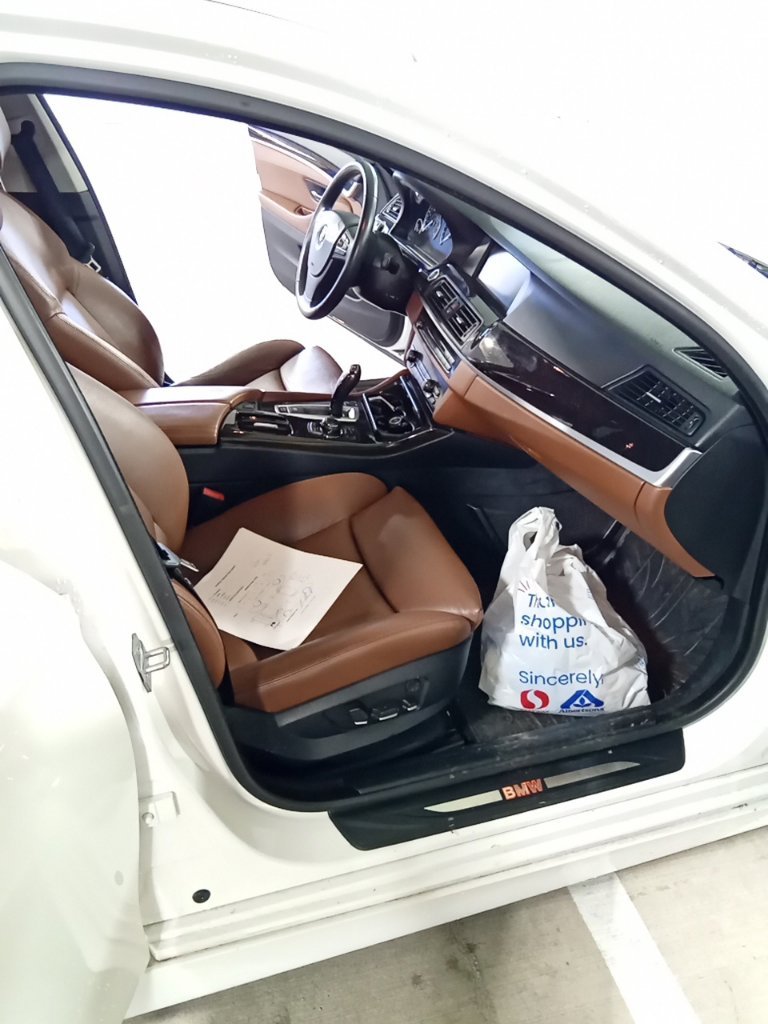 Used 2013 Alpine White BMW 550i image 13