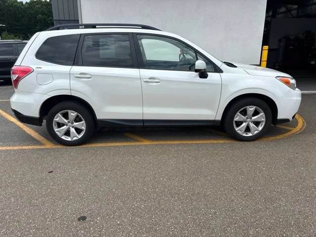 Used 2015 Satin White Pearl Subaru 2.5i Premium image 4