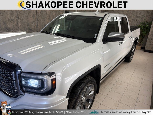2016 GMC Sierra 4WD Crew Cab Short Box's photo
