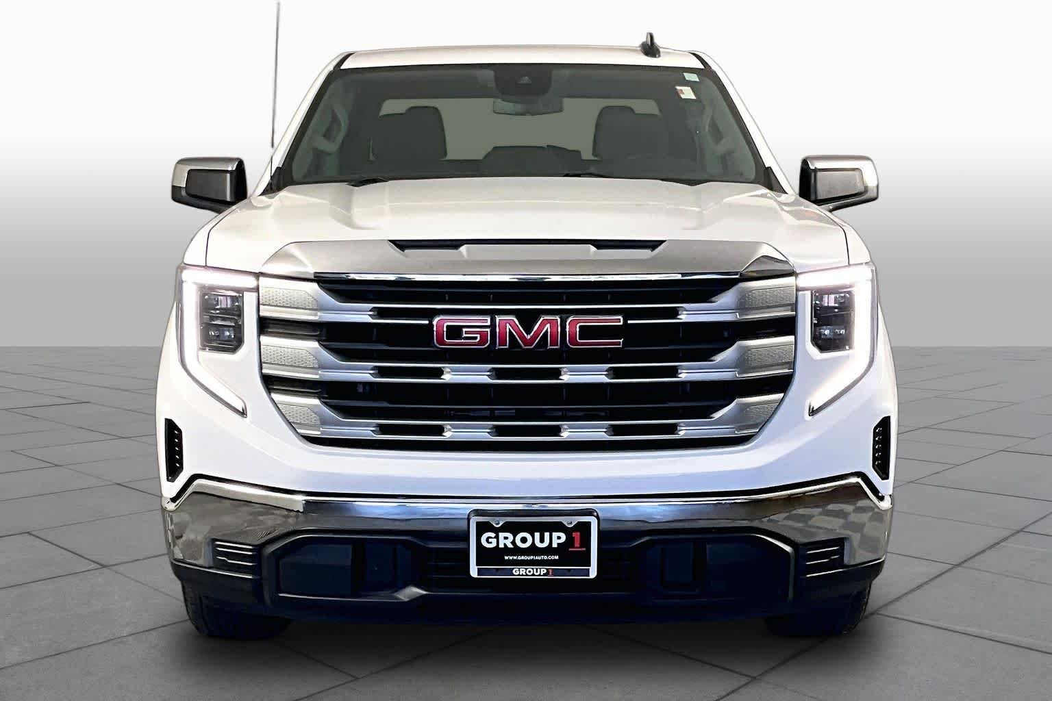 Certified Used 2023 Summit White GMC SLE image 4