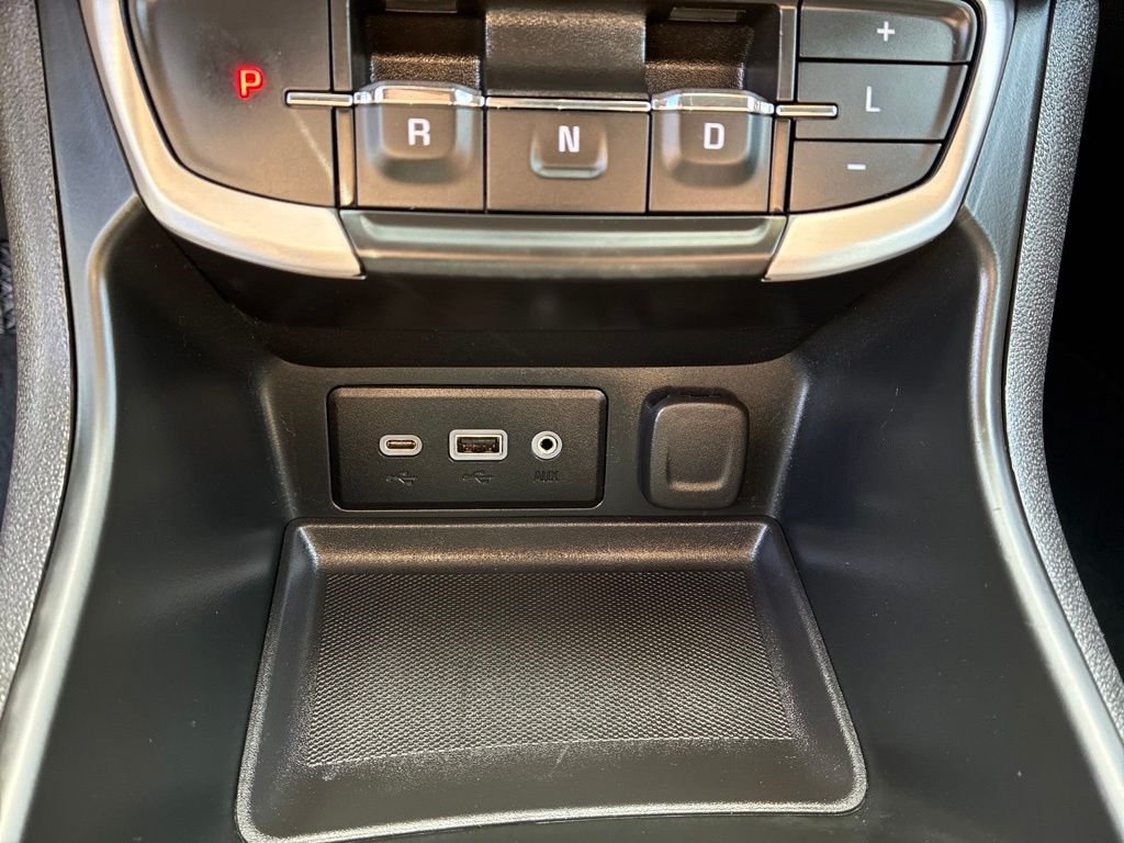 Used 2022 Red GMC SLE image 21