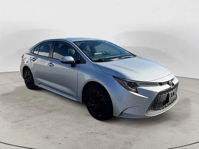 Used 2022 Silver Toyota LE image 5