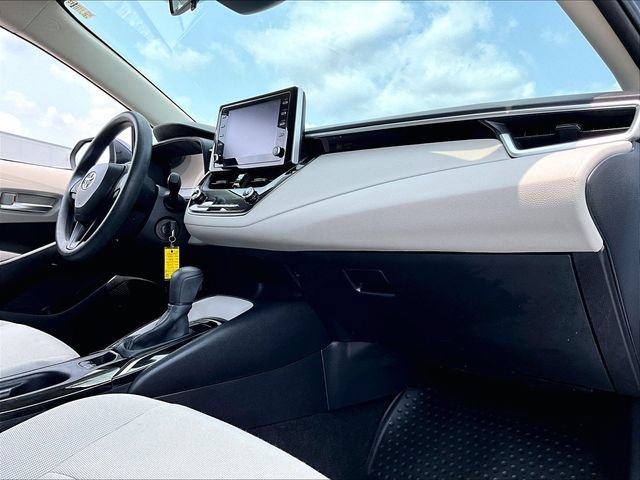 Used 2020 Celestite Toyota LE image 14
