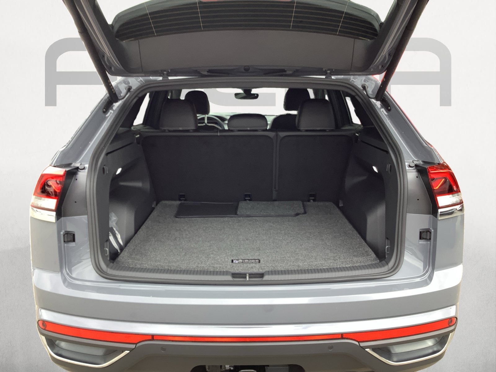 New 2026 Pure Gray Volkswagen 2.0T SE w/Technology image 10