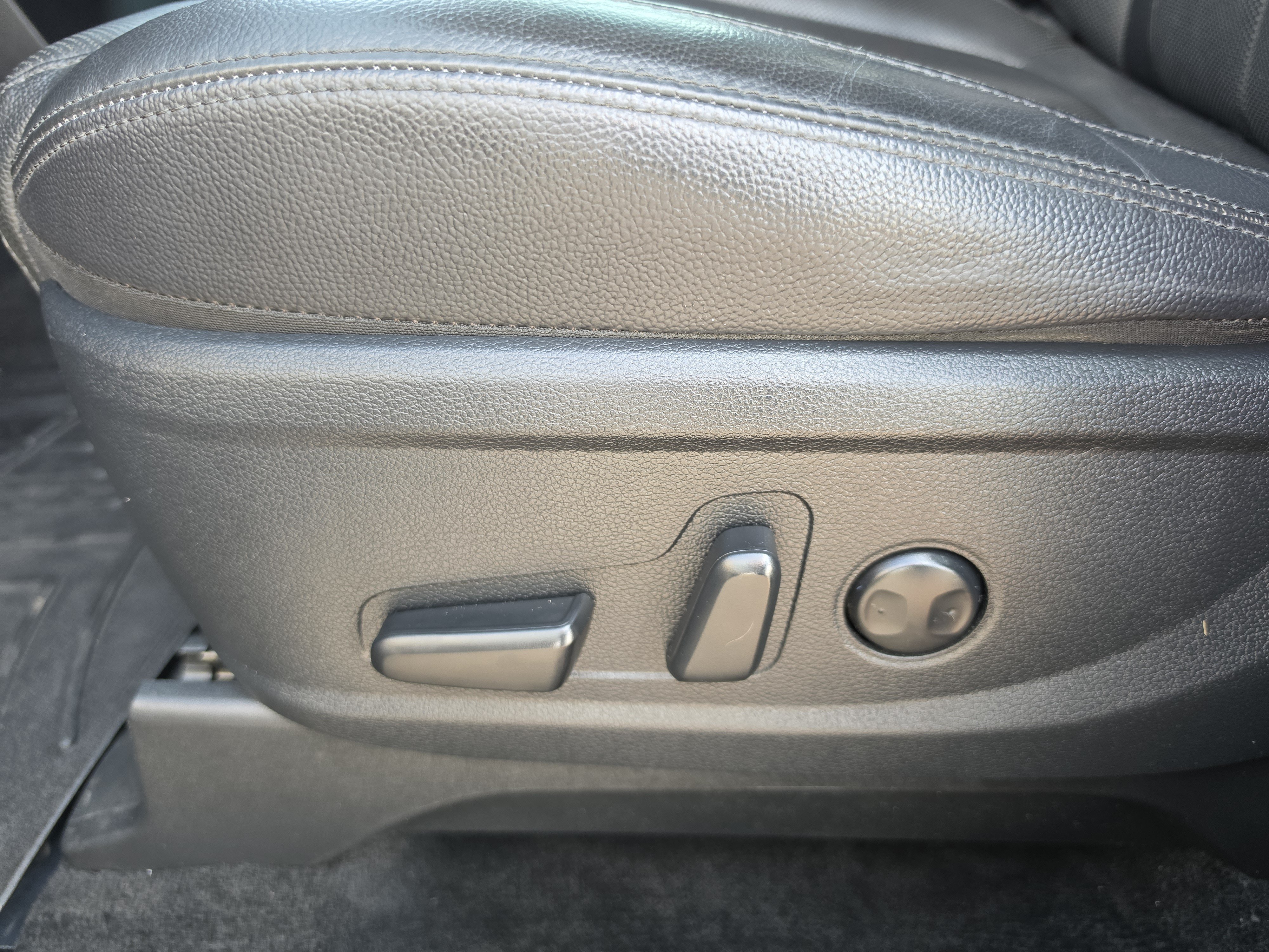 Used 2022 Moonlight Cloud Hyundai SEL image 10