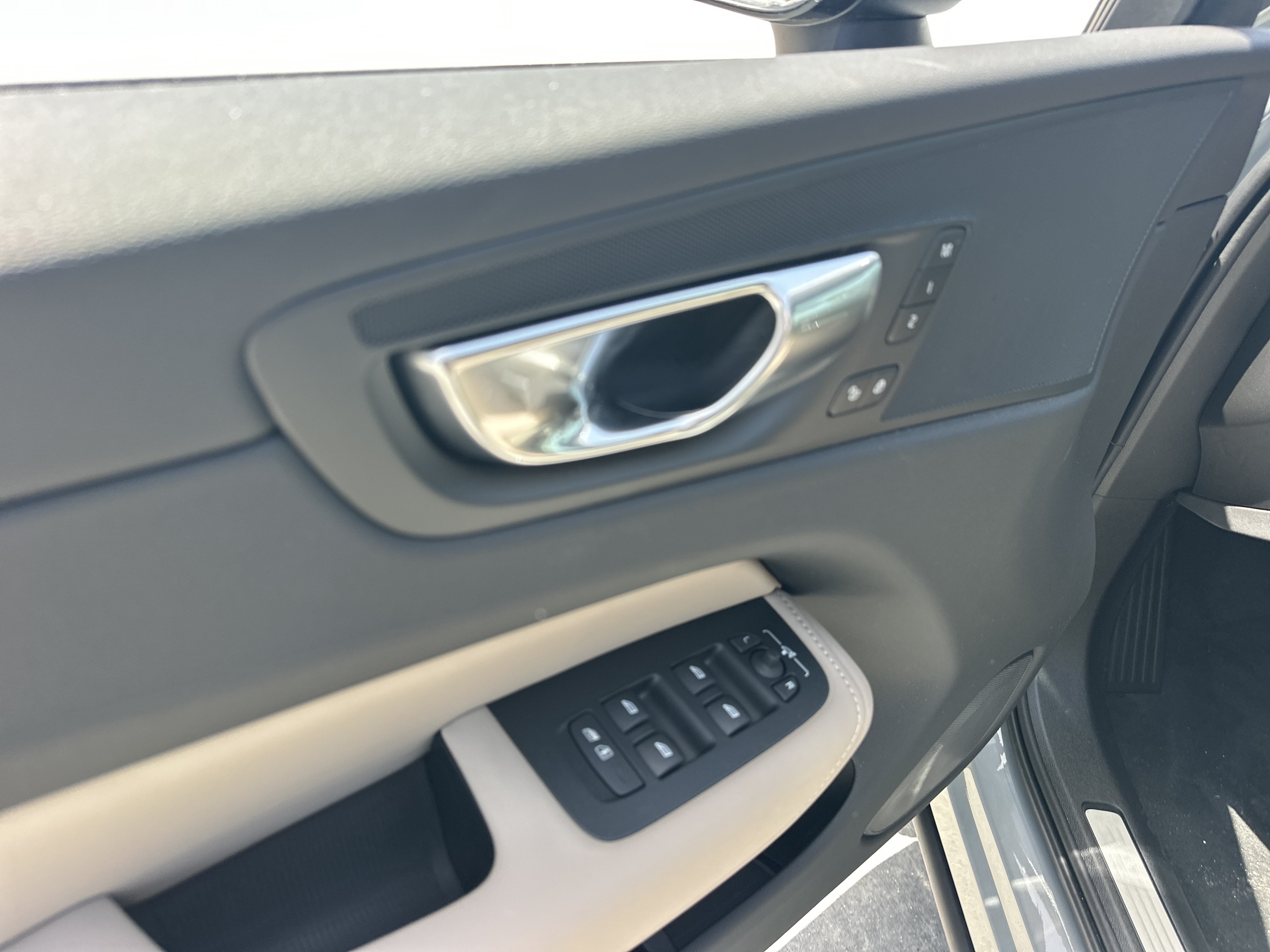 New 2026 Vapour Grey Volvo Plus image 17