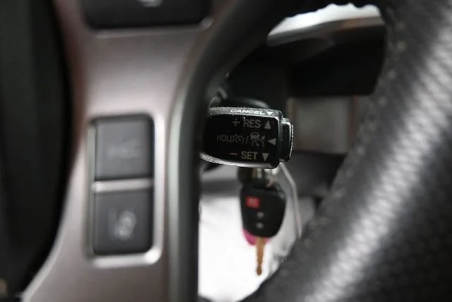 Used 2022 White Toyota SR5 image 23