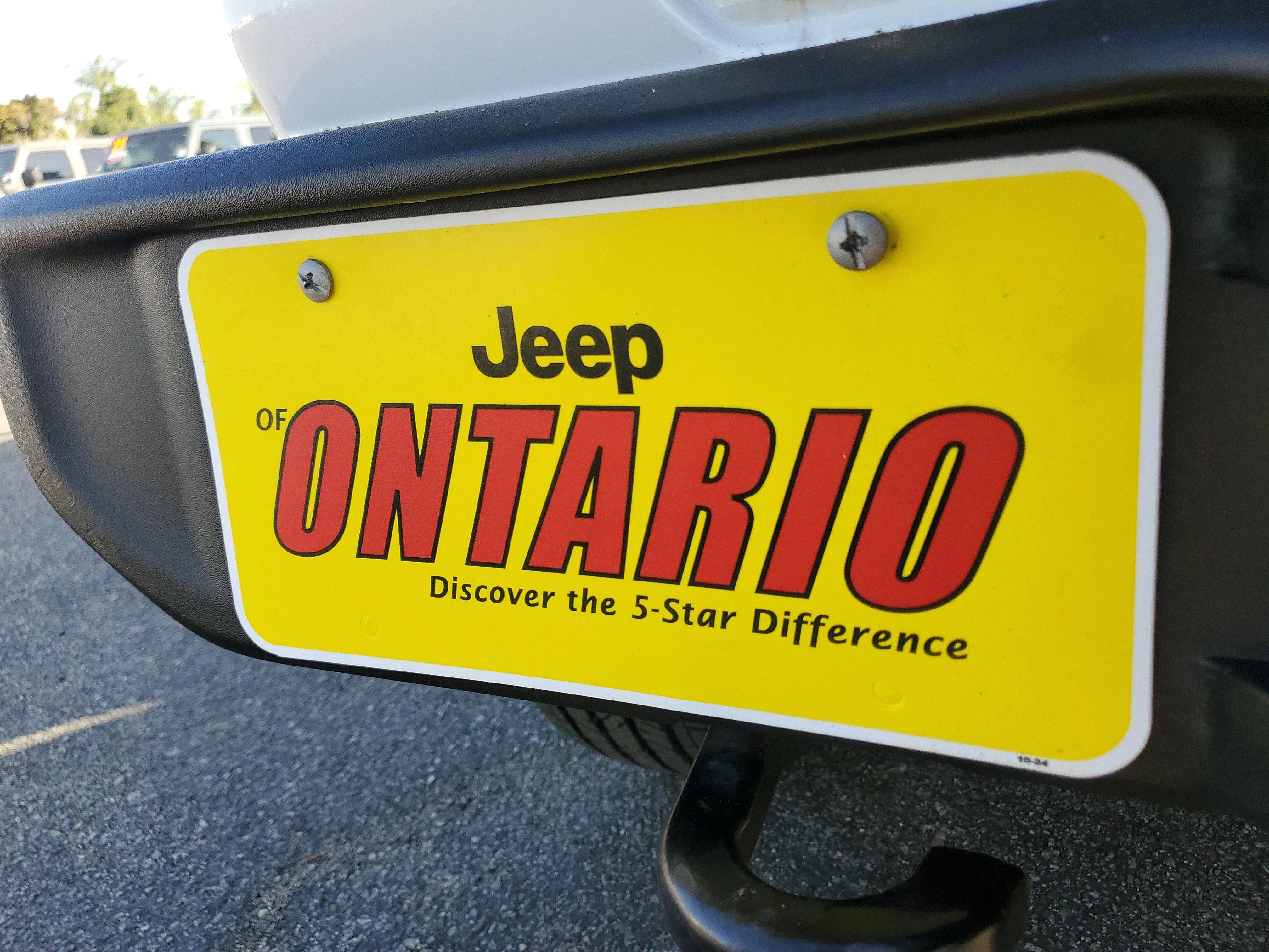 Used 2024 White Jeep Sport S image 28