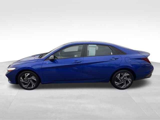 Used 2025 Blue Hyundai SEL Sport image 5