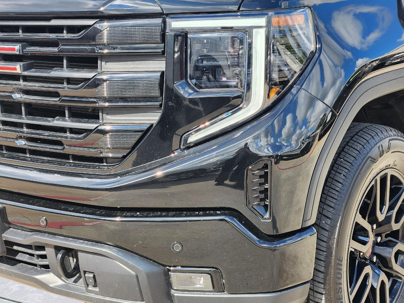 Used 2026 Onyx Black GMC Elevation image 8