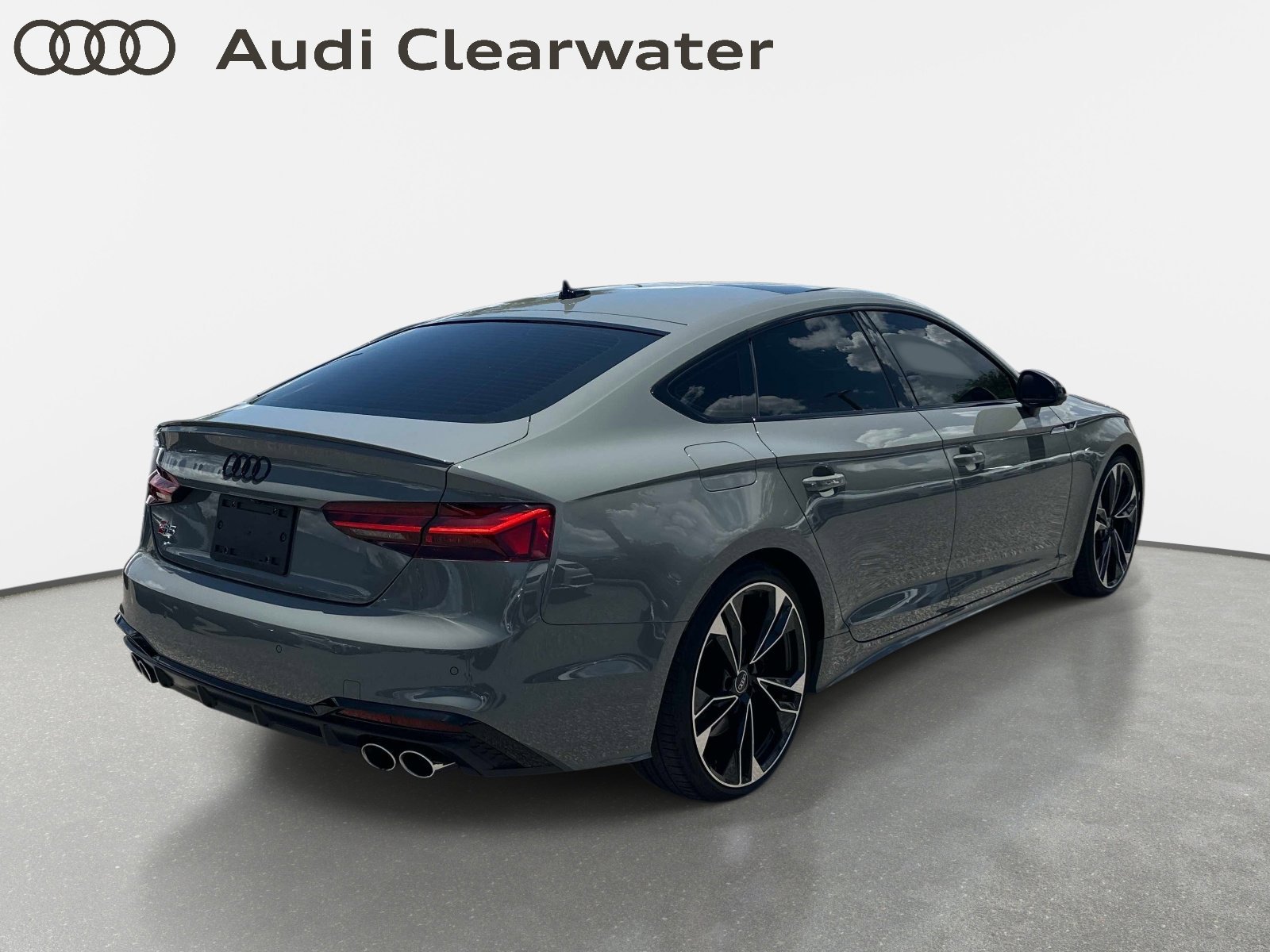 View vehicle photo 3