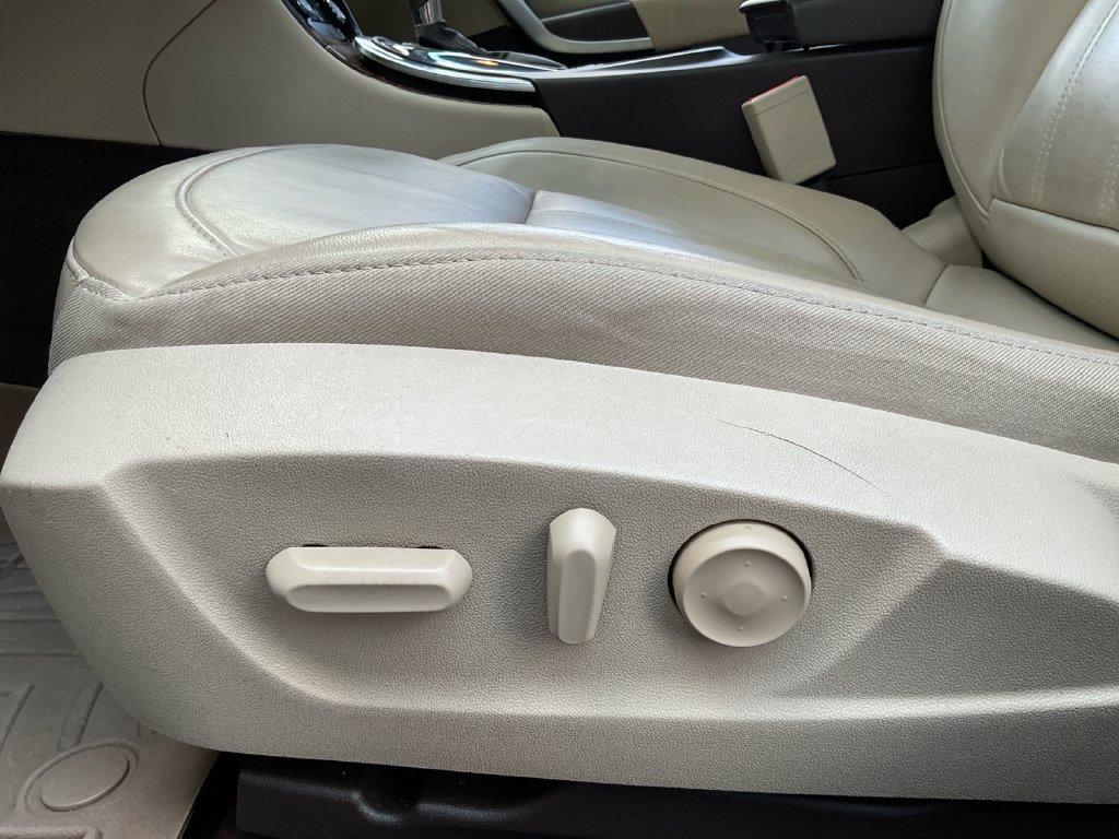 Used 2012 White Buick Premium I image 35