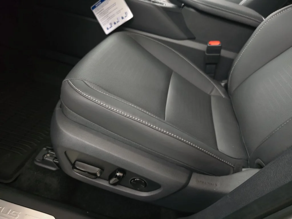 New 2026 Wind Chill Pearl Lexus PREMIUM AWD image 27