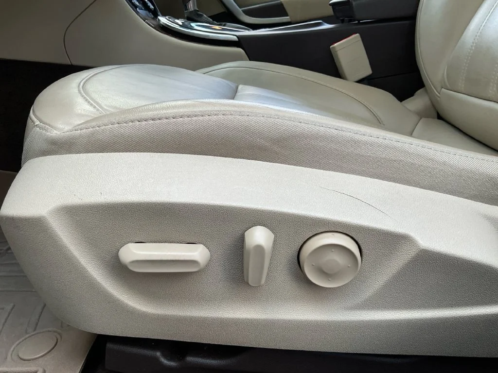 Used 2012 White Buick Premium I image 35