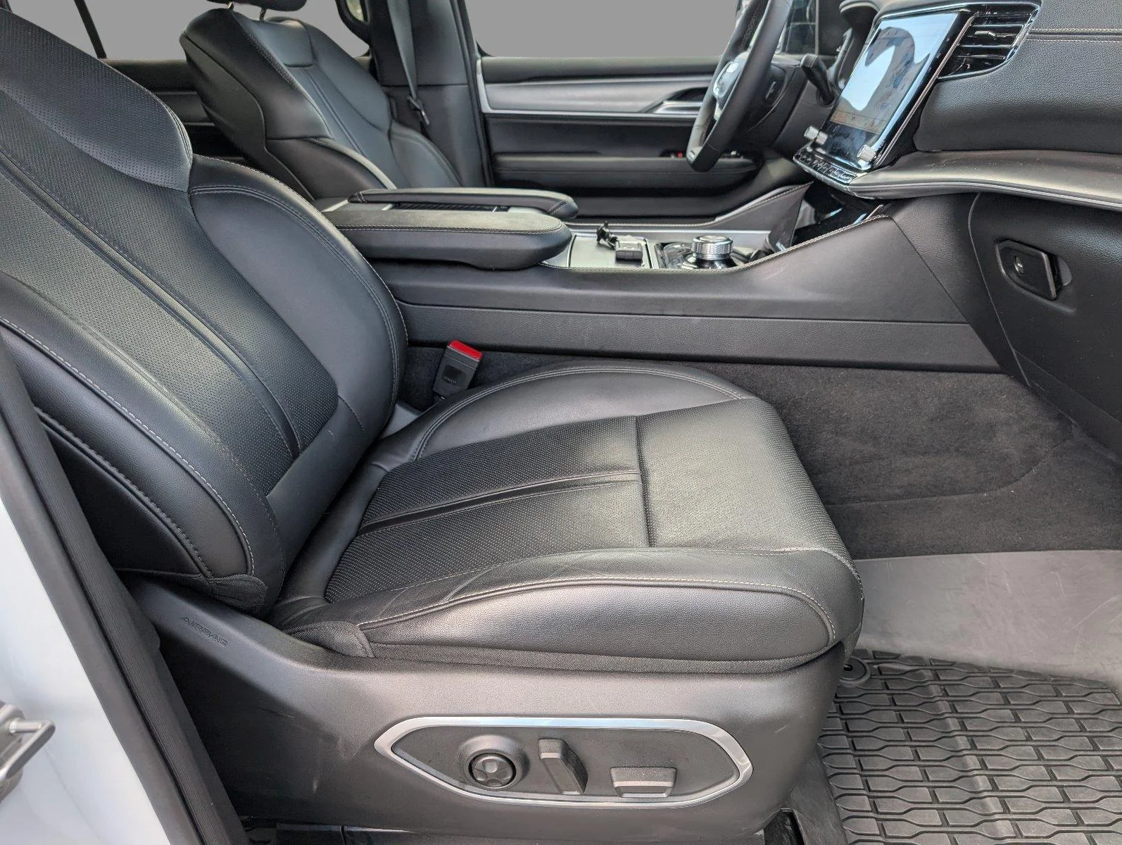 Used 2026 Bright White Clearcoat Jeep Upland image 42