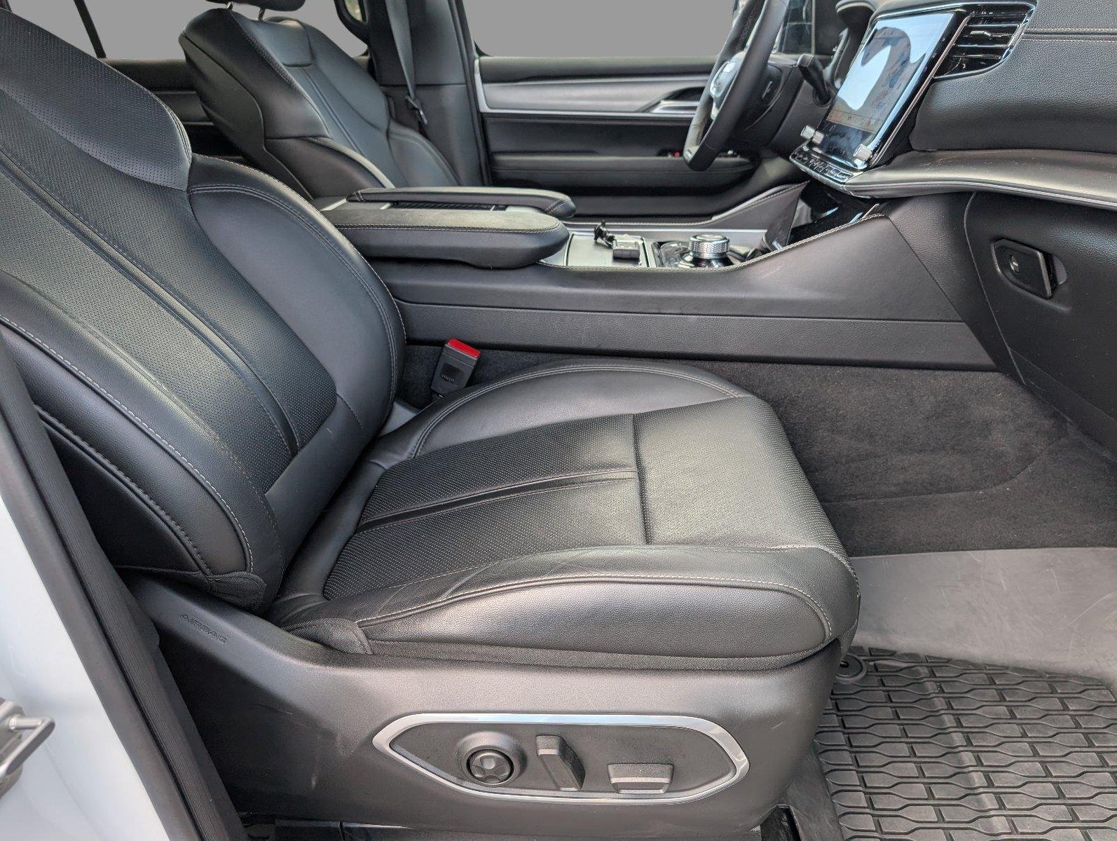 Used 2026 Bright White Clearcoat Jeep Upland image 42
