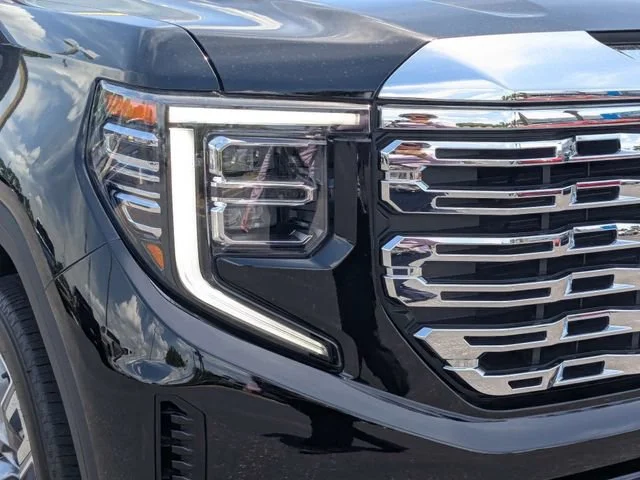 Used 2025 Onyx Black GMC Denali image 9