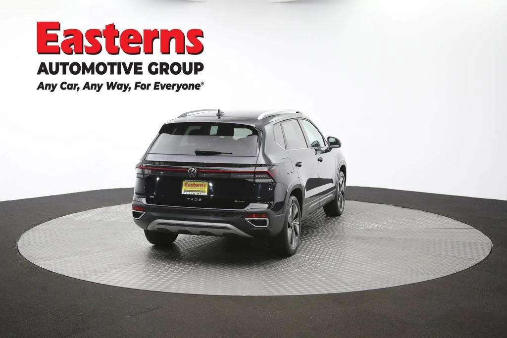 Used 2025 Black Volkswagen 1.5T SE image 39