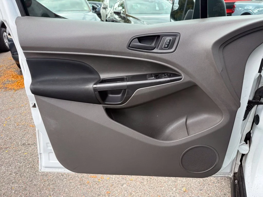 Used 2022 Frozen White Ford XL image 22