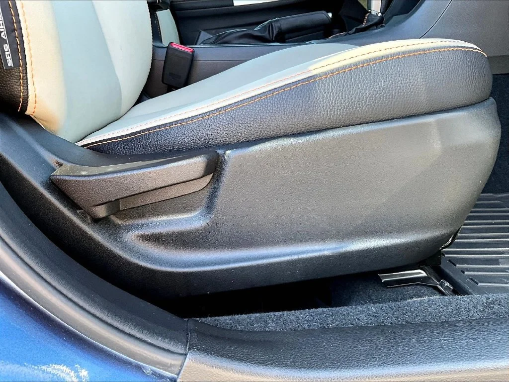 Used 2017 Blue Subaru 2.0i Limited image 36