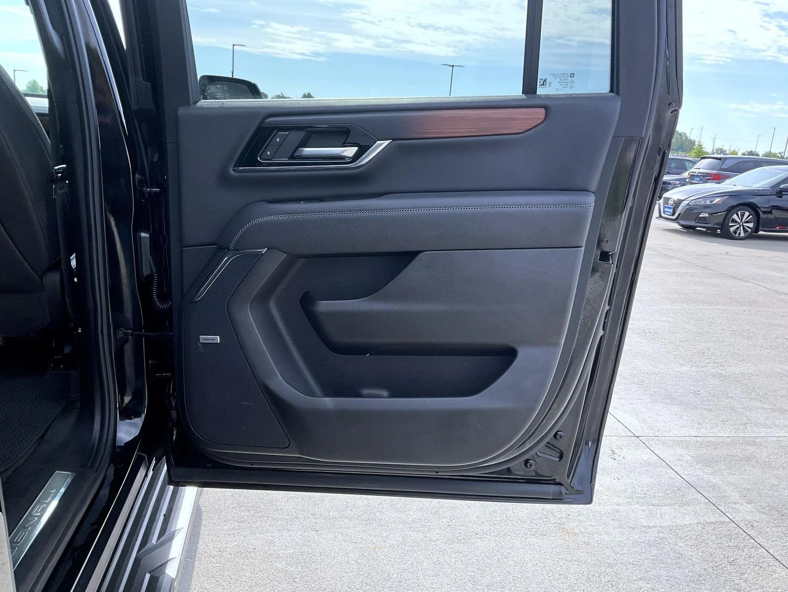 Used 2025 Black GMC Denali image 17