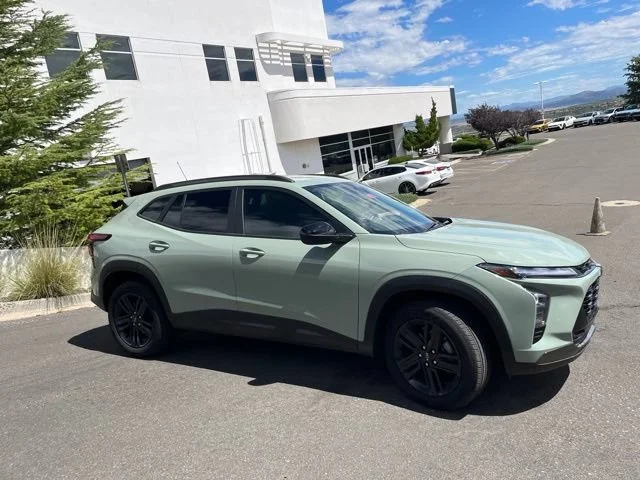 Used 2025 Cacti Green Chevrolet ACTIV image 5