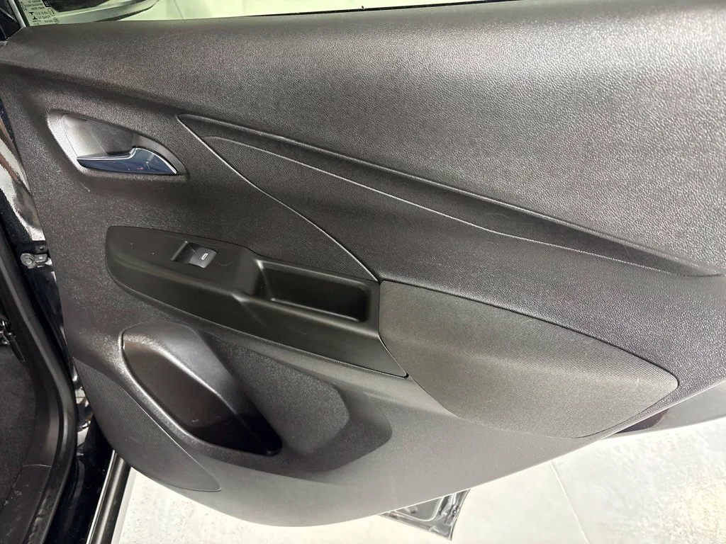 Used 2023 Black Chevrolet 1LT image 18