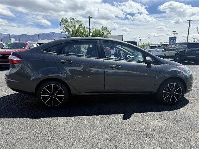 Used 2018 Gray Ford SE image 4