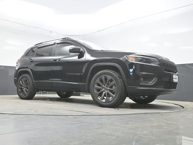 Used 2021 Black Jeep Latitude Lux image 25