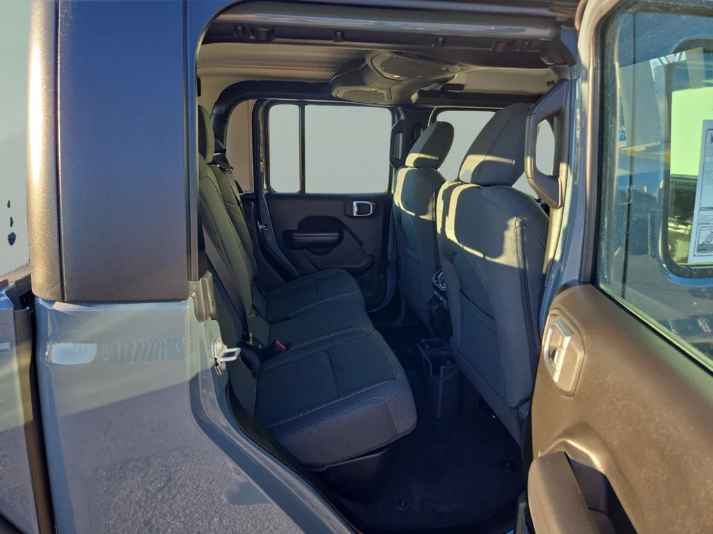 2025 Jeep Gladiator Sport - Photo 29