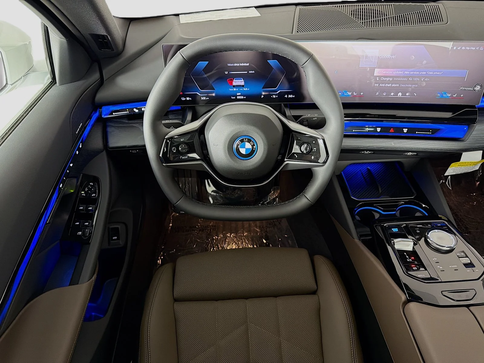 New 2027 Alpine White BMW eDrive40 image 24