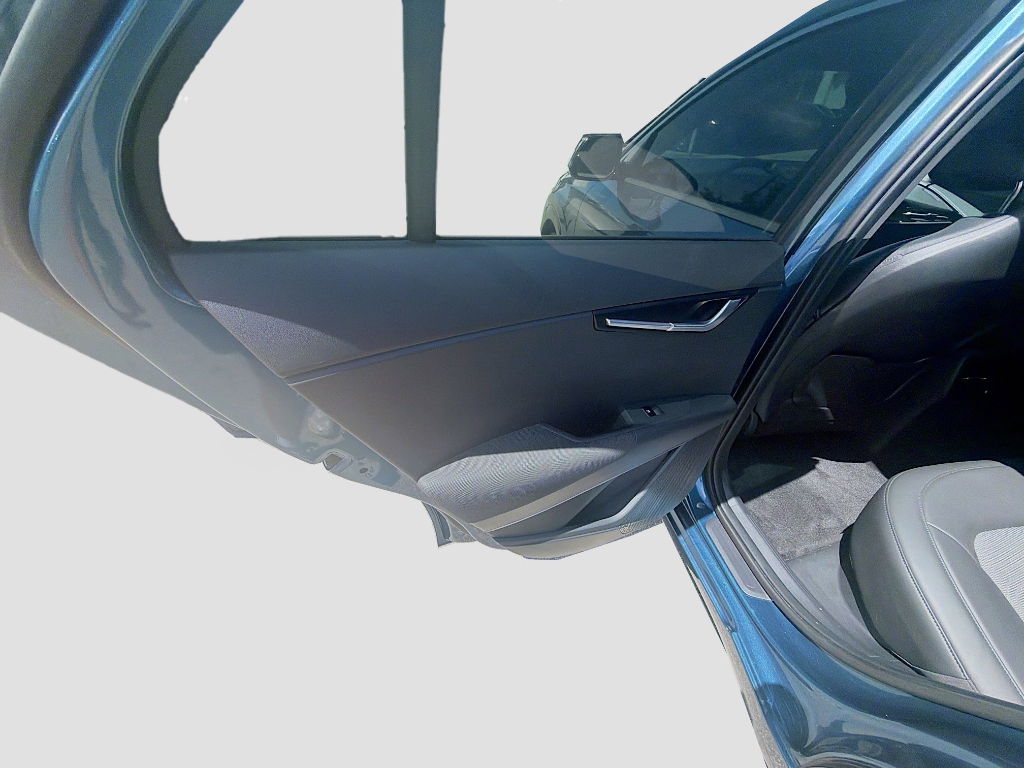Used 2024 Mineral Blue Kia Wind image 23
