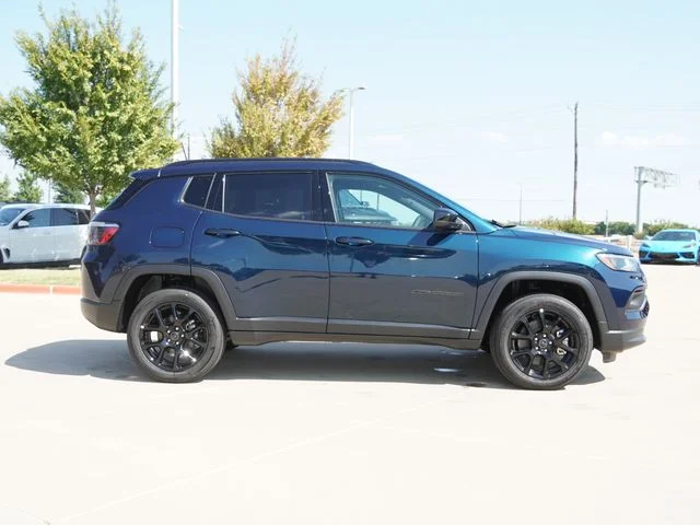 New 2026 Fathom Blue Pearl-Coat Exterior Paint Jeep Latitude image 11