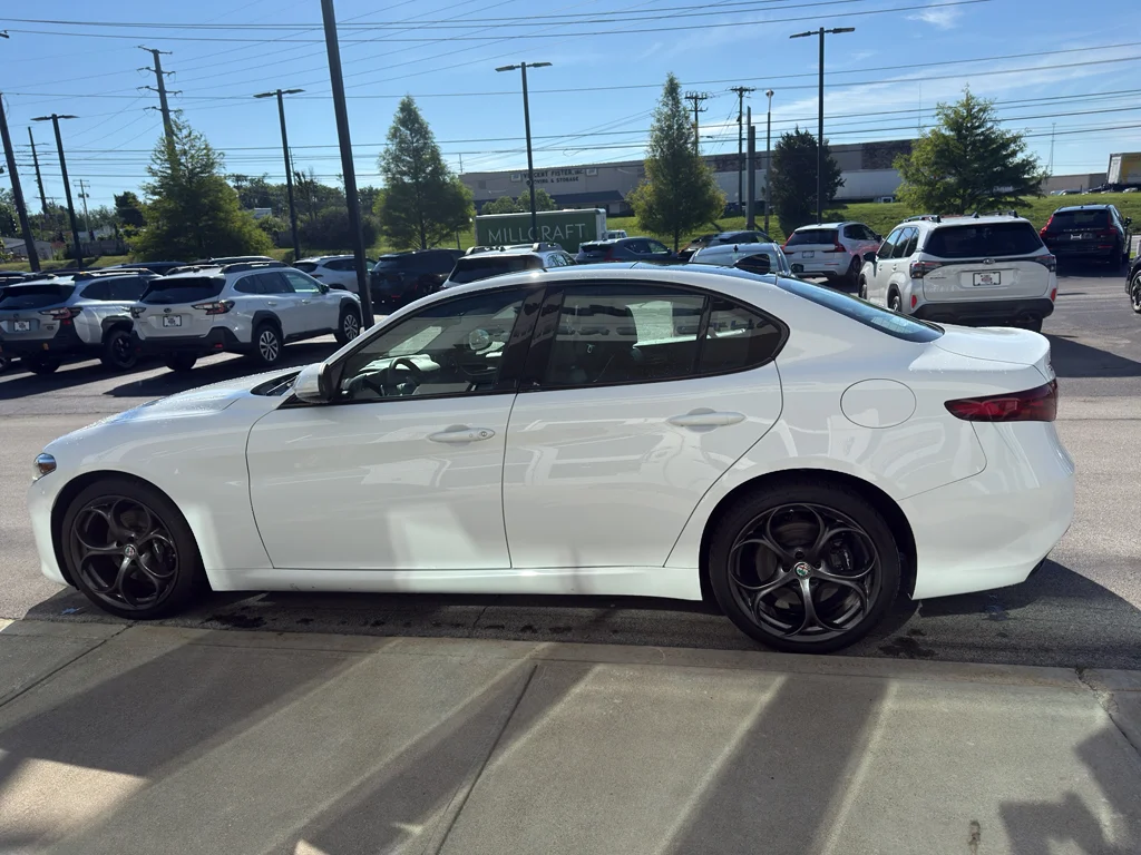 Used 2018 Alfa White Alfa Romeo Ti Sport image 6