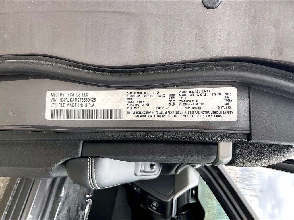 New 2026 Baltic Gray Metallic Clear-Coat Exterior Paint Jeep Altitude image 16