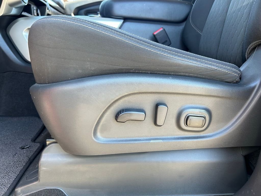 Used 2018 Red Nissan SV image 21