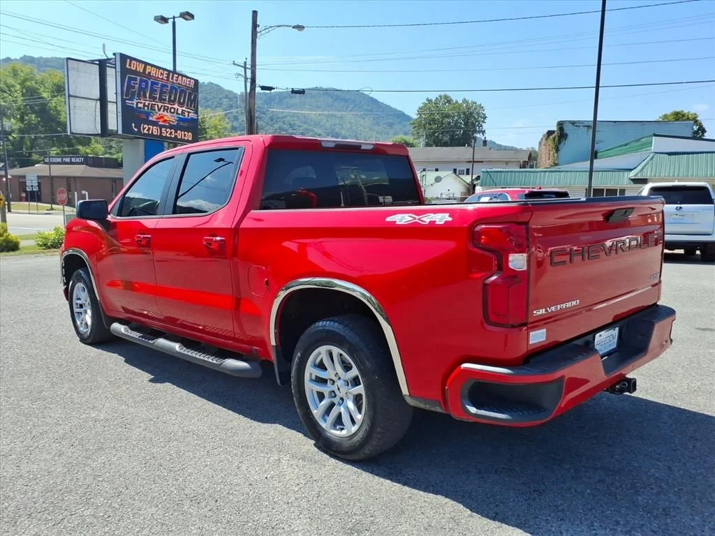 Used 2019 Red Chevrolet RST image 5