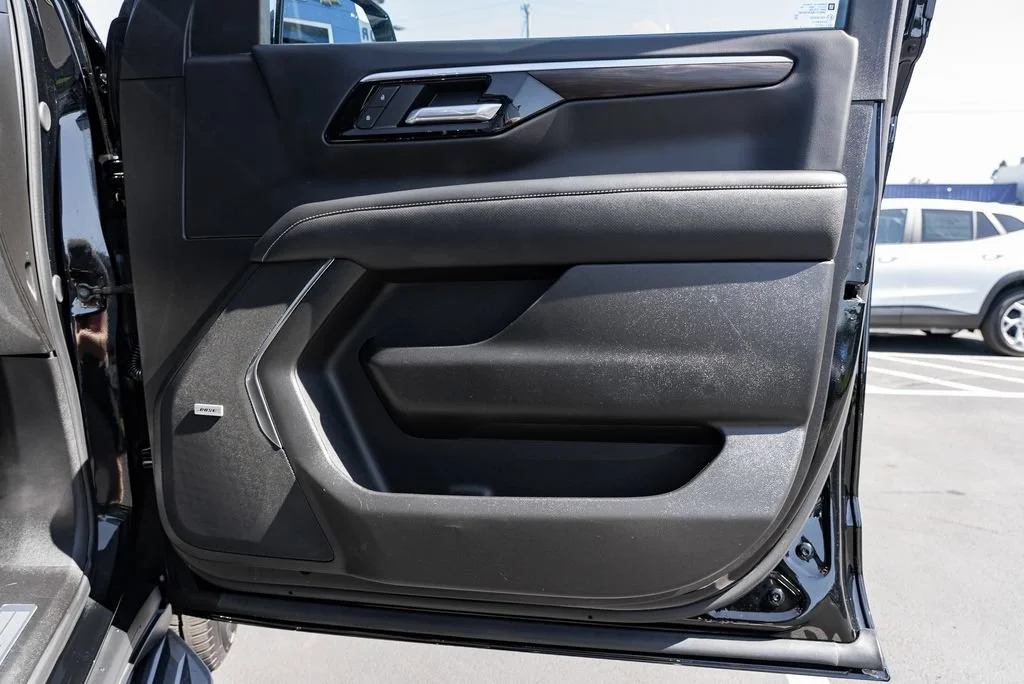 Used 2025 Black Chevrolet Premier image 35