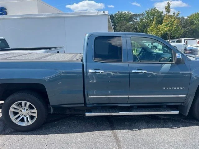 Used 2014 Blue Chevrolet LTZ image 3