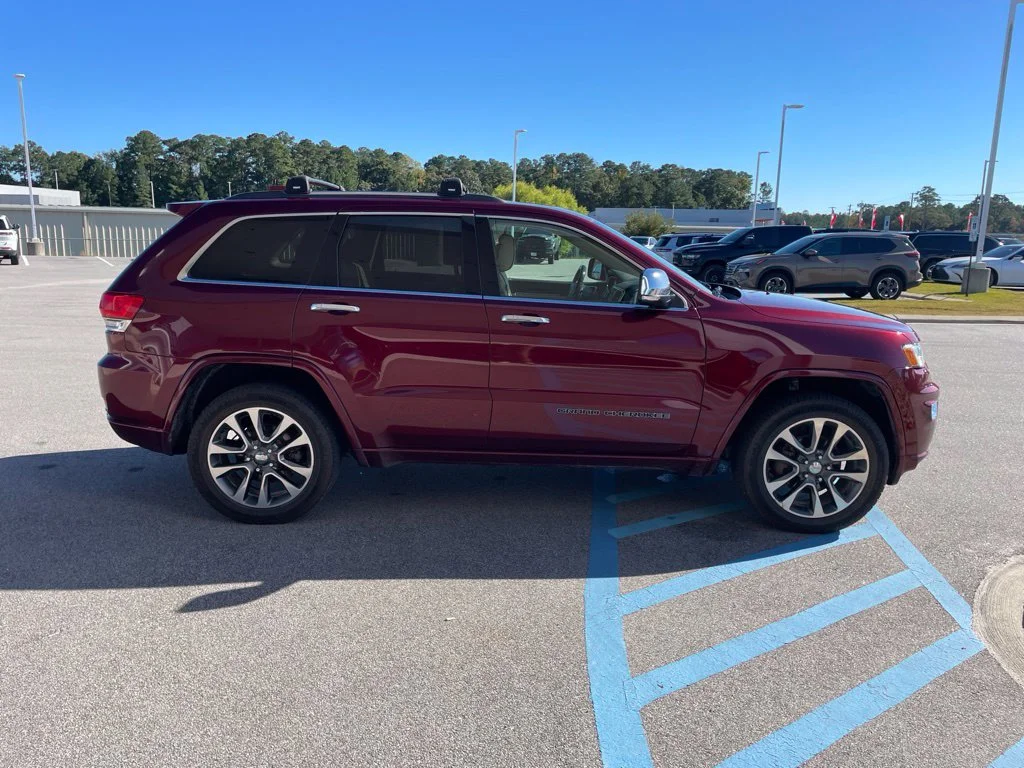 Used 2017 Red Jeep Overland image 3