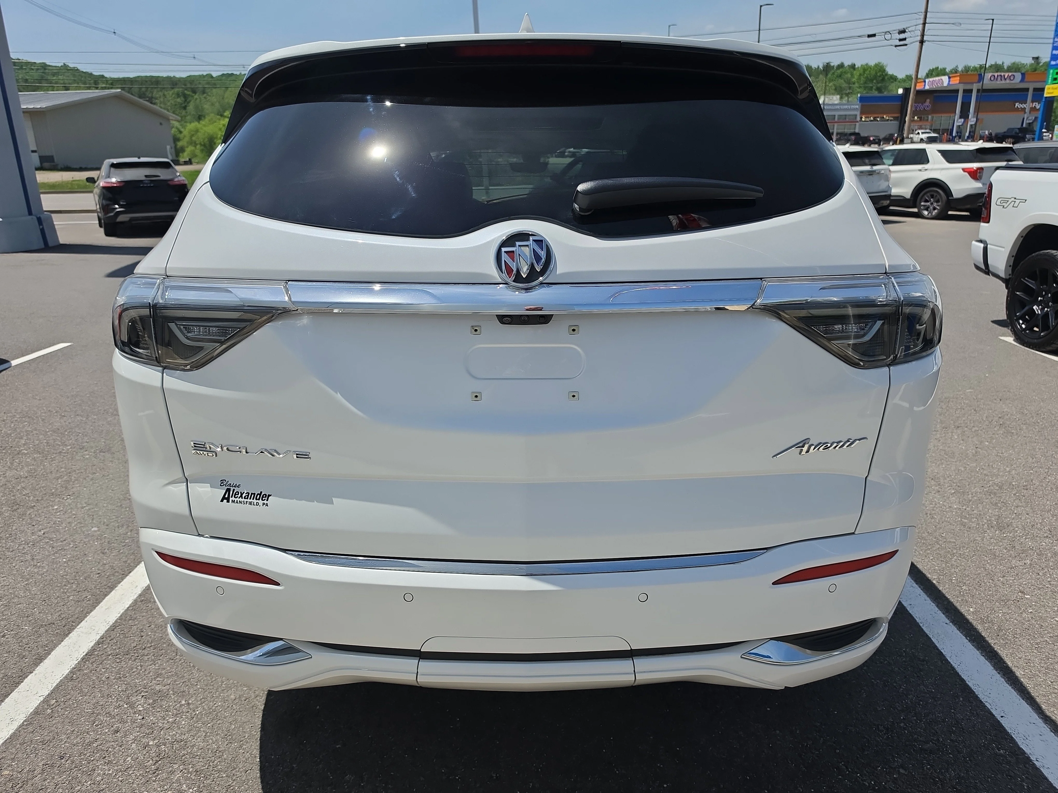 Used 2023 White Frost Tricoat Buick Avenir image 4