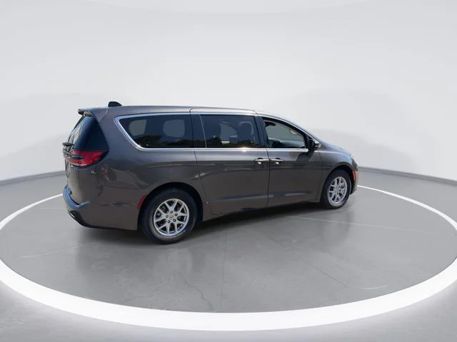 Used 2023 Gray Chrysler Touring L image 8