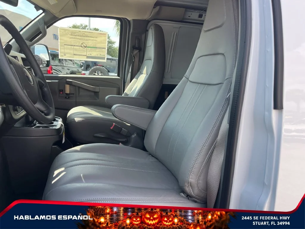 New 2026 Summit White GMC Work Van image 14