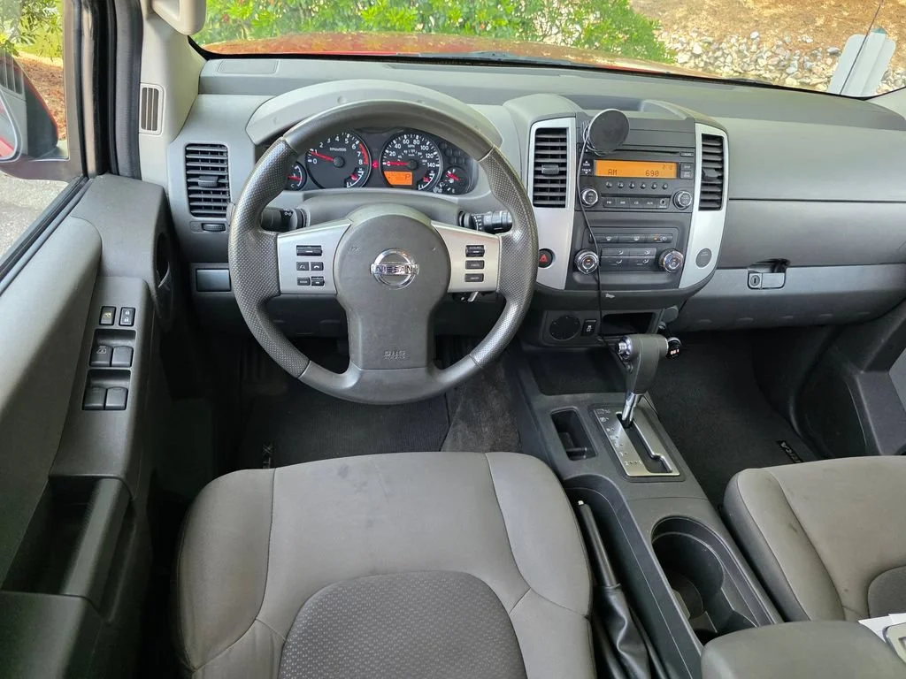 Used 2015 Red Nissan X image 22