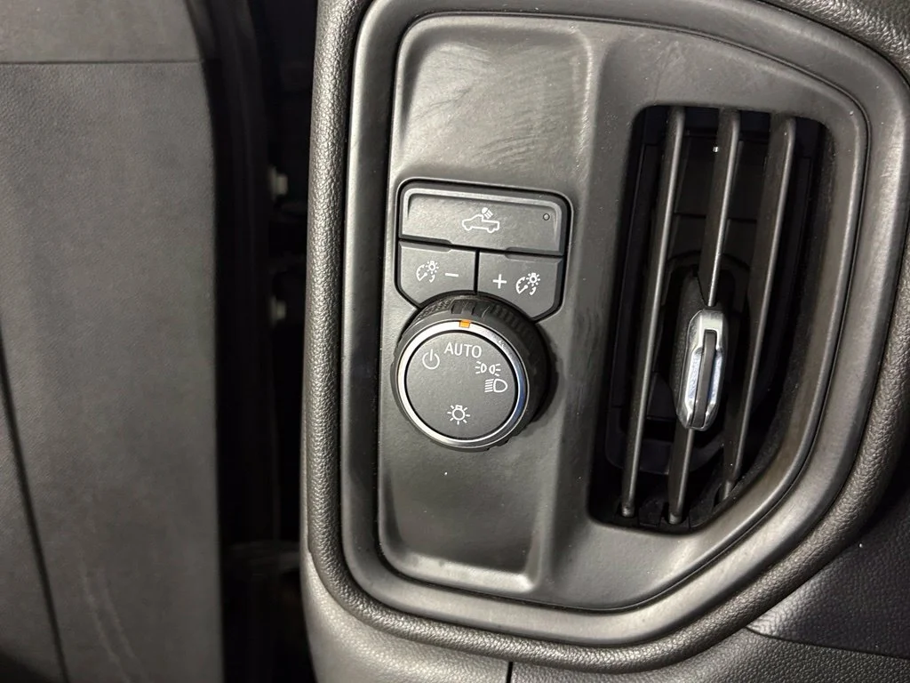 Used 2020 Black Chevrolet Custom image 23