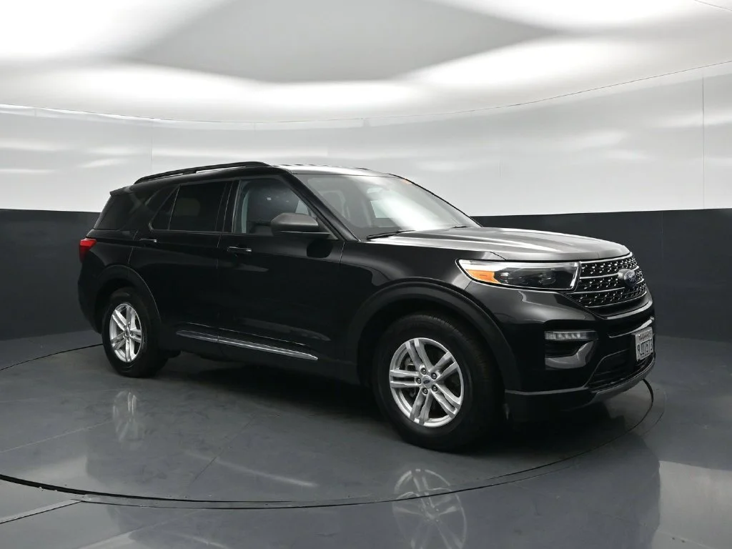Used 2023 Black Ford XLT image 18