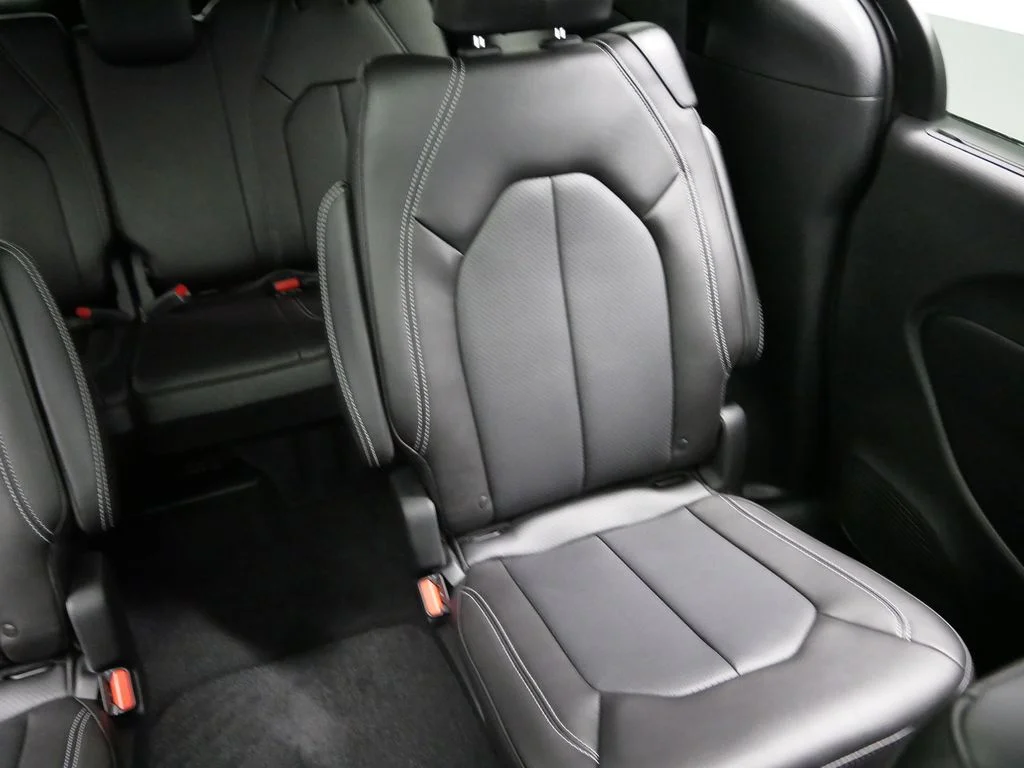 2026 Chrysler Pacifica Select - Photo 22